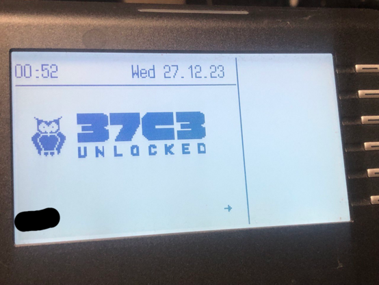 GLCD eines VoIP-Schreibtischtelefons

Zeile 1: 00:52        Wed 27.12.23

Mitte: Pixelgrafik-Eule und 37c3-Logo